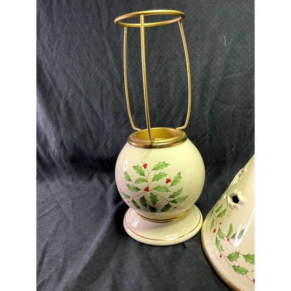 Lenox Winterberry Wax Candle Lamp - Picture 2 of 4